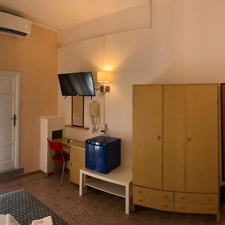 Hotel Aurora Марина-ди-Чечина Экстерьер фото