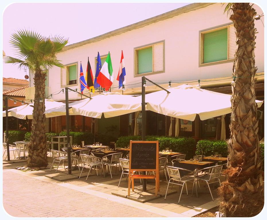 Hotel Aurora Марина-ди-Чечина Экстерьер фото